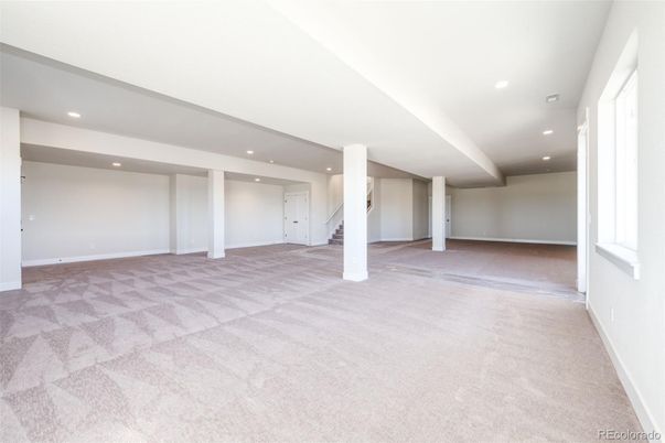 Empty room, Interior, Recessed Lighting