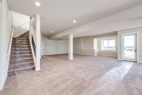 Empty room, Interior, Recessed Lighting
