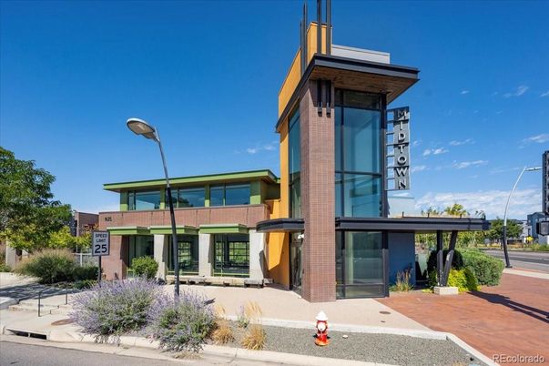 Backyard, Exterior, Facade, Brick Facade, Modern