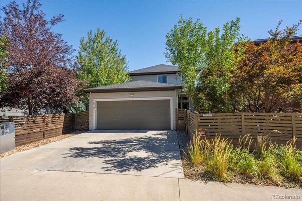 Detached Garage, Exterior