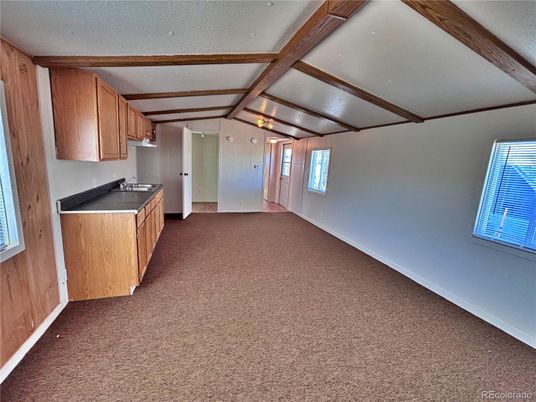 Empty room, Interior, Wooden Beams