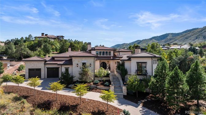 Attached, Exterior, Facade, Mediterranean