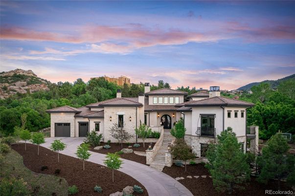 Attached, Exterior, Facade, Mediterranean