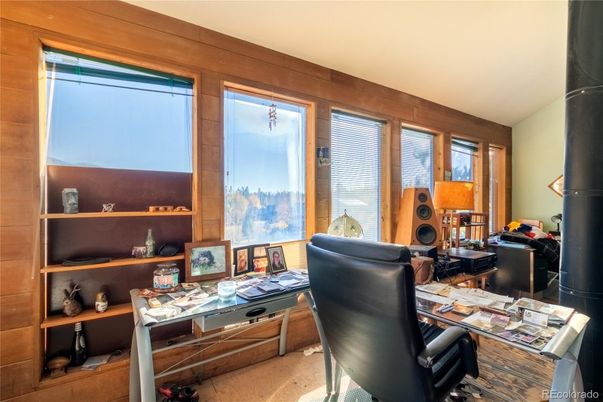 Home Office, Interior