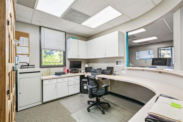 Home Office, Interior