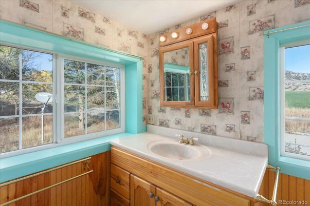 Bathroom, Interior, Tile Countertops