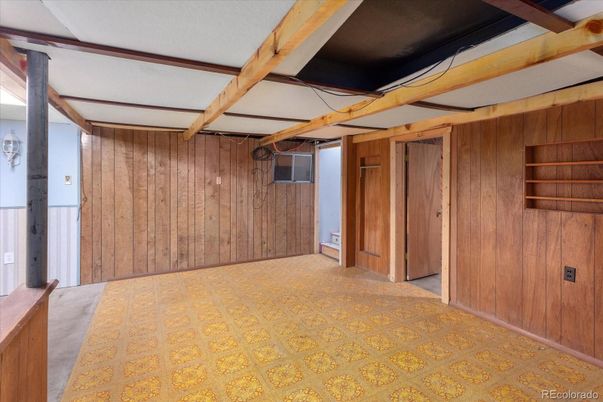 Empty room, Interior, Wooden Beams, Wooden Walls