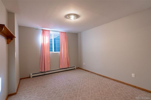 Empty room, Interior