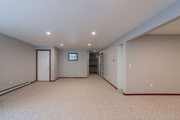 Empty room, Interior, Recessed Lighting