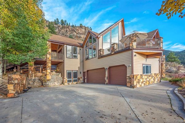 Attached, Exterior, Facade, Log Home