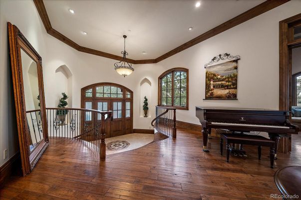 Interior, Pendant Lights, Piano, Recessed Lighting, Wood Texture Flooring