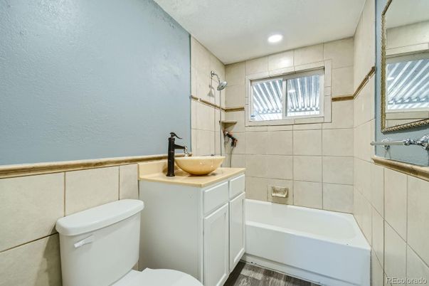 Bathroom, Interior, Recessed Lighting, Wood Texture Flooring