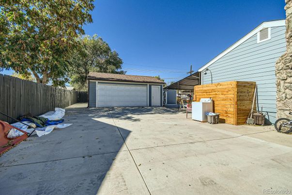 Detached Garage, Exterior