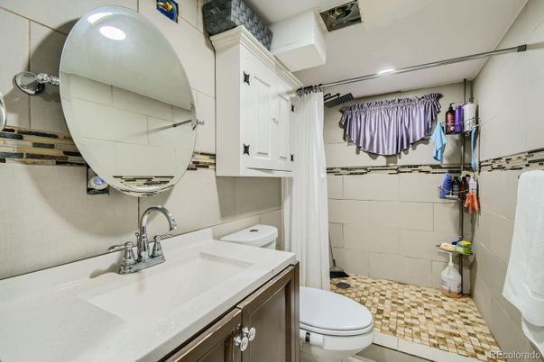 Bathroom, Interior, Recessed Lighting