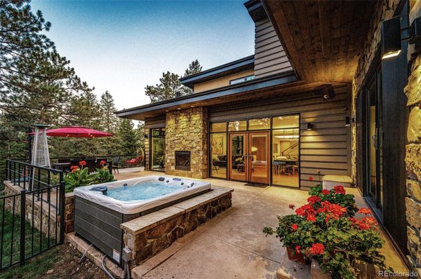 Exterior, Hot Tub