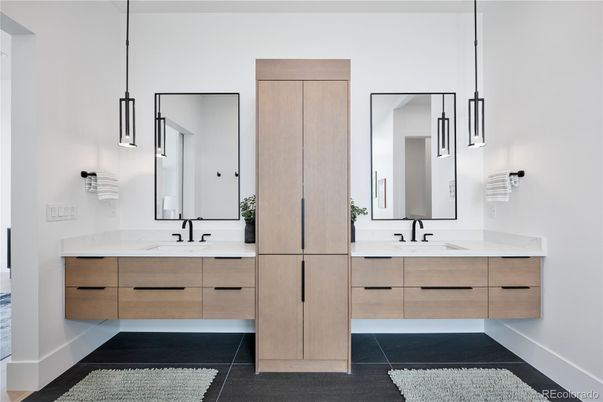Bathroom, Dual Sink Vanities, Interior, Pendant Lights