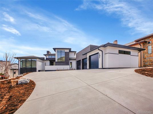 Attached, Backyard, Exterior, Facade, Modern