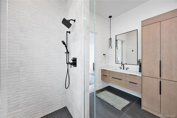Bathroom, Dual Sink Vanities, Interior, Pendant Lights
