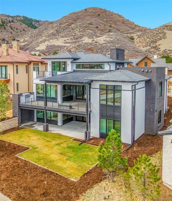 Backyard, Exterior, Facade, Modern
