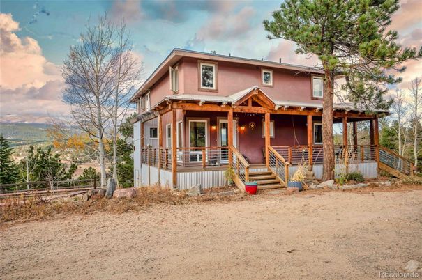 Backyard, Exterior, Facade, Queen Anne Victorian