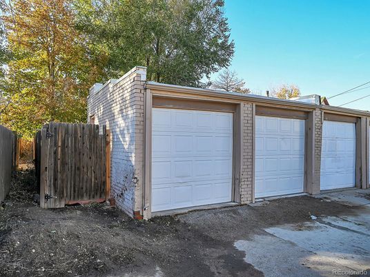 Detached Garage, Exterior
