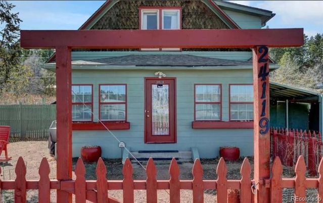 Exterior, Facade, American Foursquare