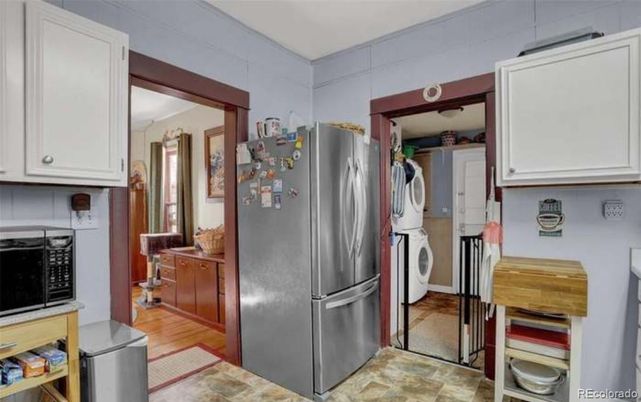 Interior, Kitchen, Washer, Wood Texture Flooring