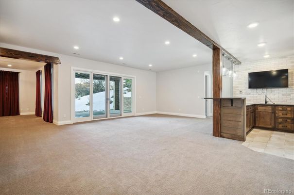 Empty room, Interior, Recessed Lighting