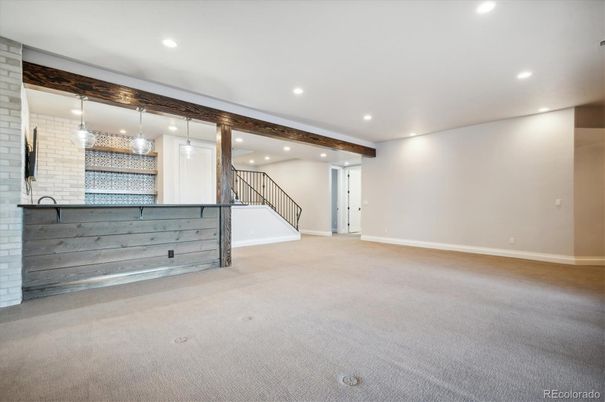 Empty room, Interior, Recessed Lighting, Wooden Beams