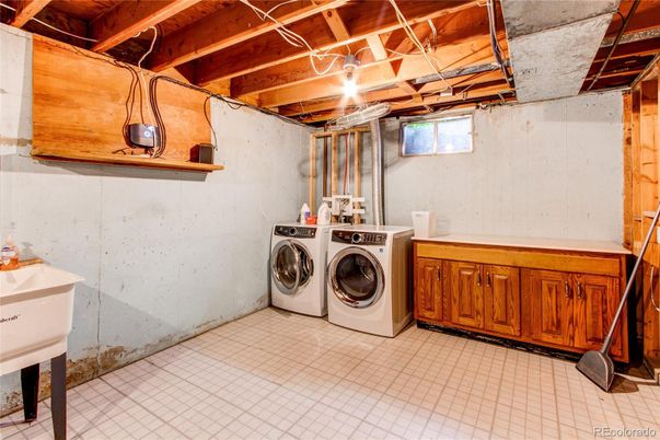 Interior, Washer, Wooden Beams, Wooden Ceilings