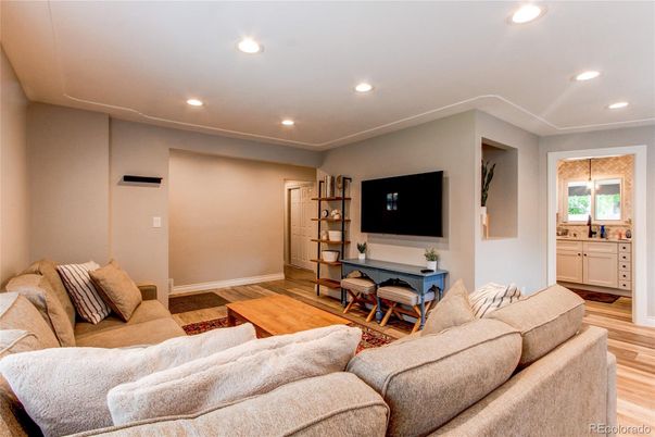 Interior, Living room, Recessed Lighting, Wood Texture Flooring