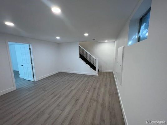 Empty room, Interior, Recessed Lighting, Wood Texture Flooring