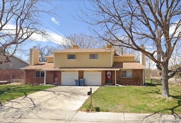 Attached, Exterior, Facade, Brick Facade, Split Level