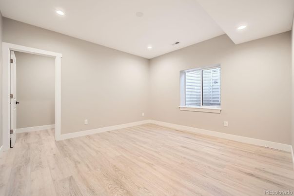 Empty room, Interior, Recessed Lighting, Wood Texture Flooring