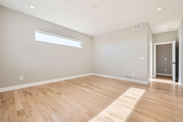 Empty room, Interior, Recessed Lighting, Wood Texture Flooring