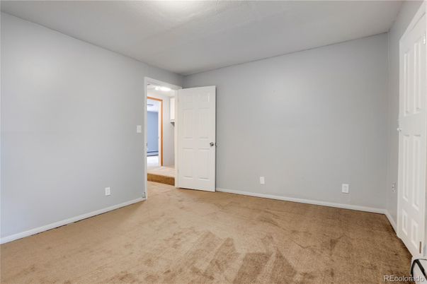 Empty room, Interior