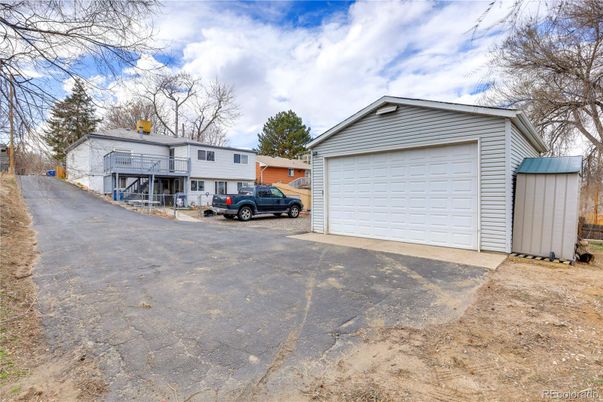 Detached Garage, Exterior