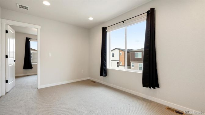 Empty room, Interior, Recessed Lighting
