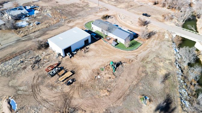 Exterior, Drone