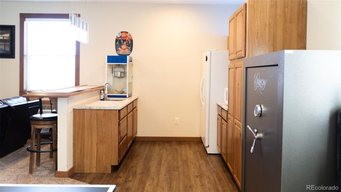 Interior, Kitchen, Pendant Lights, Wood Texture Flooring