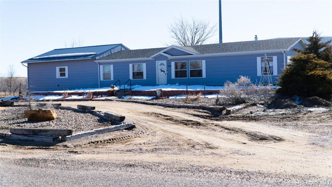 Backyard, Exterior, Facade, Ranch