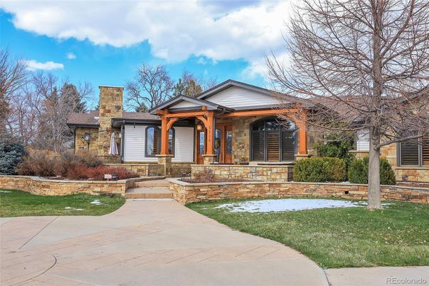 Exterior, Facade, Ranch