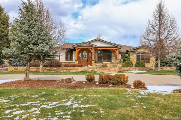 Backyard, Exterior, Facade, Brick Facade, Ranch