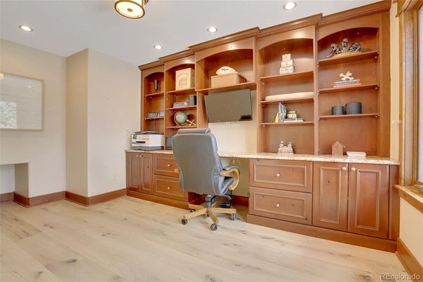 Home Office, Interior, Recessed Lighting, Wood Texture Flooring