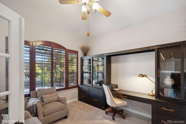 Home Office, Interior