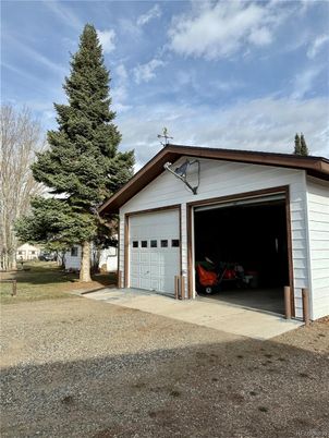 Backyard, Detached Garage, Exterior