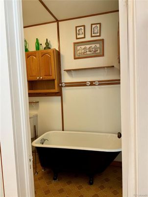 Bathroom, Free Standing Baths, Interior
