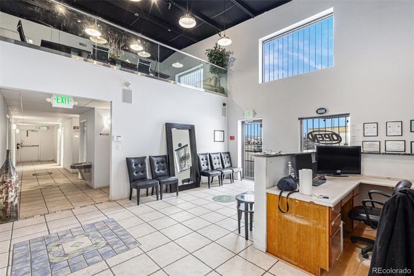 Home Office, Interior