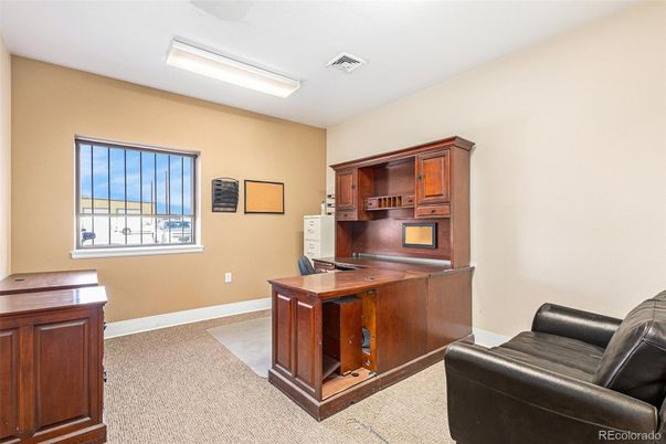Home Office, Interior