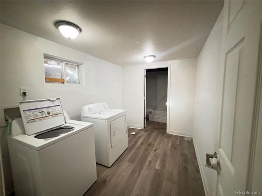 Interior, Washer, Wood Texture Flooring